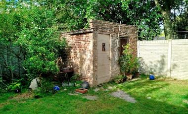 OPORTUNIDAD - NUEVO VALOR - Casa con Jardín