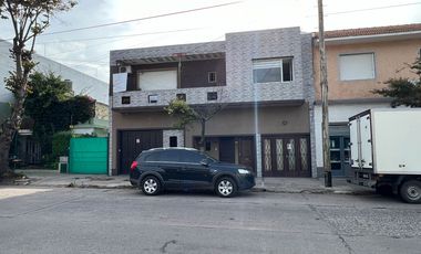 Venta PH independiente balcon parrilla y garage