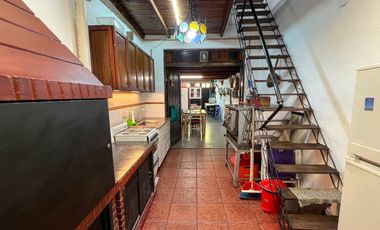 Venta PH independiente balcon parrilla y garage