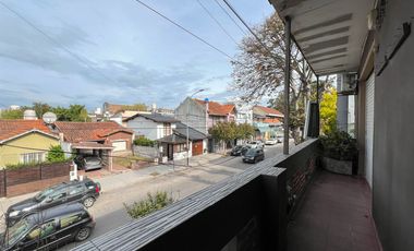 Venta PH independiente balcon parrilla y garage
