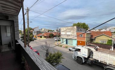 Venta PH independiente balcon parrilla y garage