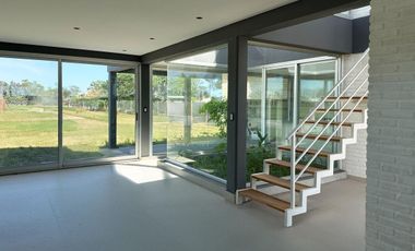 CASA EN VENTA 2 DORMITORIOS A ESTRENAR ALVEAR