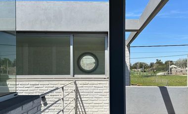 CASA EN VENTA 2 DORMITORIOS A ESTRENAR ALVEAR