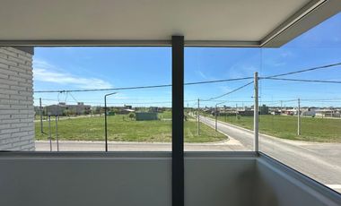 CASA EN VENTA 2 DORMITORIOS A ESTRENAR ALVEAR