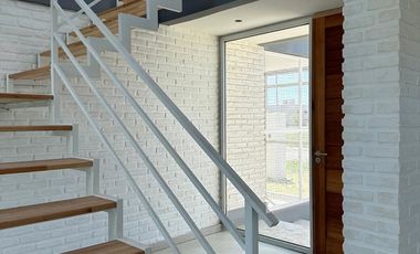 CASA EN VENTA 2 DORMITORIOS A ESTRENAR ALVEAR