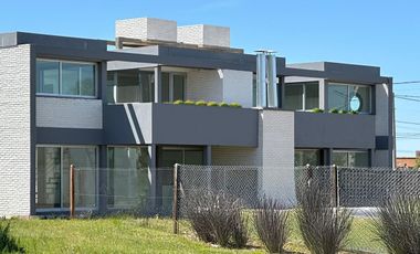 CASA EN VENTA 2 DORMITORIOS A ESTRENAR ALVEAR