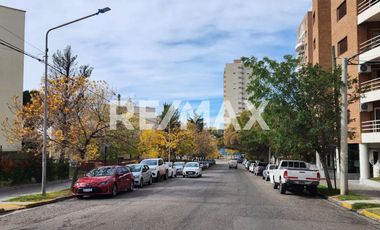 Lote Apto desarrollo 417m2  Almte Brown 950