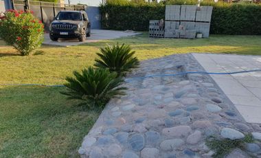VENTA - EXCELENTE LOTE CON QUINCHO Y PILETA