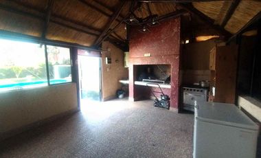 VENTA - EXCELENTE LOTE CON QUINCHO Y PILETA