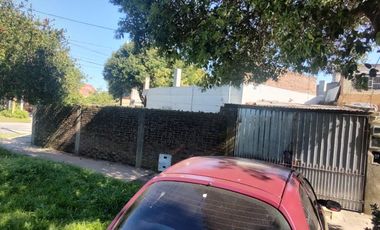 VENTA 2 CASAS LOTE PROPIO EZPELETA GARAGE F/LIBRE