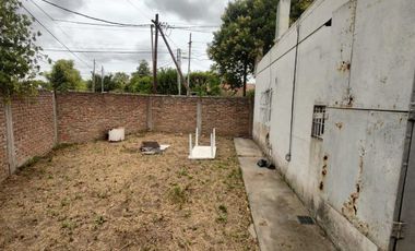VENTA 2 CASAS LOTE PROPIO EZPELETA GARAGE F/LIBRE
