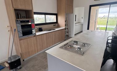 VENTA CASA SANTA CLARA CANNING