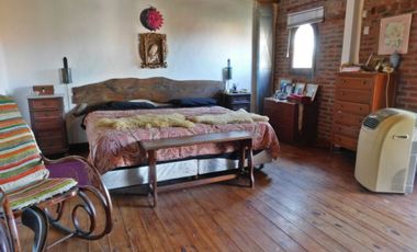VENTA CASA 4 AMBIENTES IDEAL HOSTEL OPORTUNIDAD
