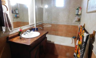 VENTA CASA 4 AMBIENTES IDEAL HOSTEL OPORTUNIDAD