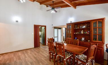 Casa en Tolosa con Parque y Pileta