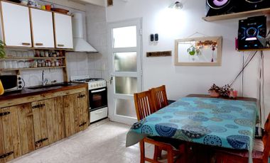 Venta de casa con departamentos en Valeria del Mar