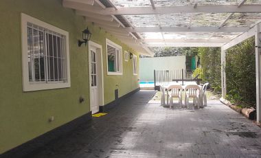 Venta de casa con departamentos en Valeria del Mar