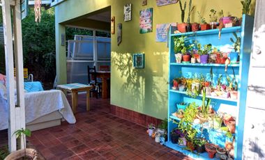 Venta de casa con departamentos en Valeria del Mar