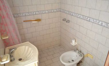 OPORTUNIDAD MORON PH 3 AMB C/CON COCHERA Y PATIO