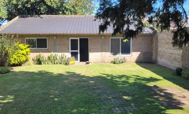 CASA 5 AMBIENTES CON PARQUE QUINCHO COCHERA