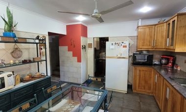 CASA 5 AMBIENTES CON PARQUE QUINCHO COCHERA