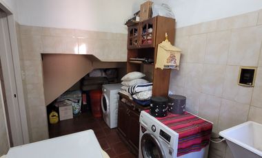 CASA 5 AMBIENTES CON PARQUE QUINCHO COCHERA