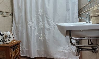 CASA 5 AMBIENTES CON PARQUE QUINCHO COCHERA
