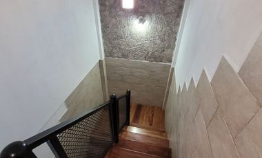 CASA 5 AMBIENTES CON PARQUE QUINCHO COCHERA