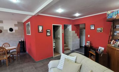 CASA 5 AMBIENTES CON PARQUE QUINCHO COCHERA