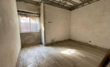 VENTA CASA 4 AMB A TERMINAR S/LOTE PROPIO 492 MTS