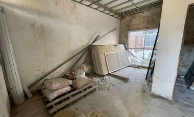 VENTA CASA 4 AMB A TERMINAR S/LOTE PROPIO 492 MTS