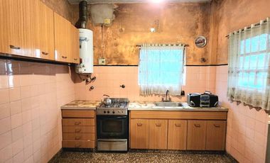 Venta / Permuta Casa 4 Amb Hurlingham APTO CREDITO