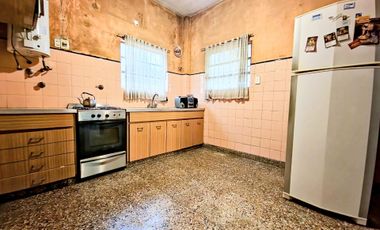 Venta / Permuta Casa 4 Amb Hurlingham APTO CREDITO