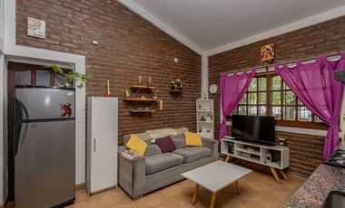 CASA 4 AMB C/QUINCHO JARDIN Y COCHERA MORENO
