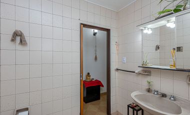CASA 4 AMB C/QUINCHO JARDIN Y COCHERA MORENO