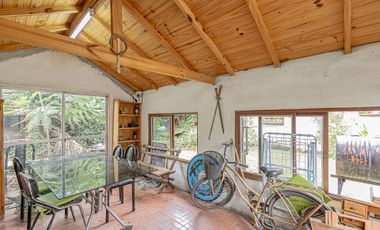 CASA 4 AMB C/QUINCHO JARDIN Y COCHERA MORENO