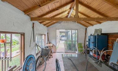 CASA 4 AMB C/QUINCHO JARDIN Y COCHERA MORENO