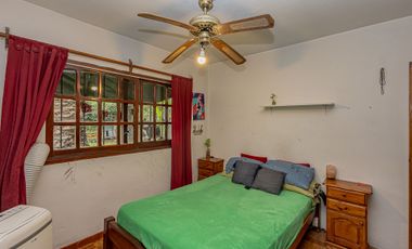 CASA 4 AMB C/QUINCHO JARDIN Y COCHERA MORENO