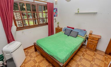 CASA 4 AMB C/QUINCHO JARDIN Y COCHERA MORENO