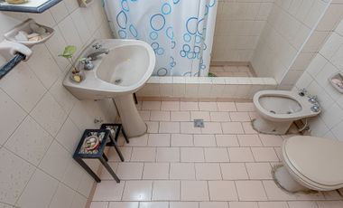 CASA 4 AMB C/QUINCHO JARDIN Y COCHERA MORENO