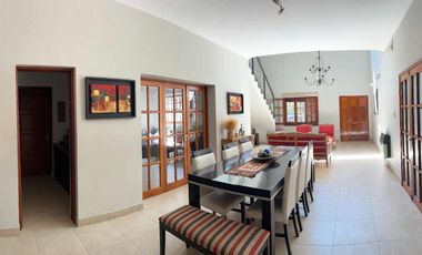 Casa Amplia y de Categoría en Venta en Guadalupe