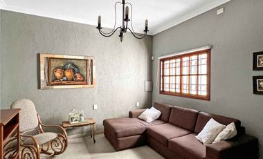 Casa Amplia y de Categoría en Venta en Guadalupe