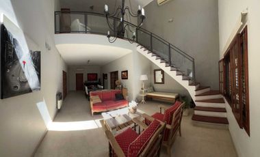 Casa Amplia y de Categoría en Venta en Guadalupe