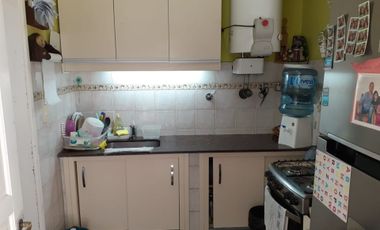 VENTA LOTE CON CASA 3 AMB CON GARAGE Y PARQUE
