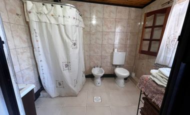 CASA EN VENTA CON GRAN TERRENO - AMENABAR 3766