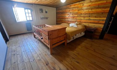 CASA EN VENTA CON GRAN TERRENO - AMENABAR 3766