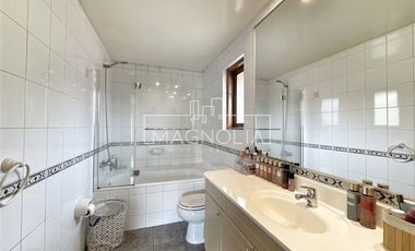 Casa en Arriendo en Quinchamali, Las Condes
