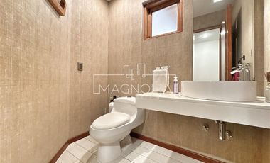 Casa en Arriendo en Quinchamali, Las Condes