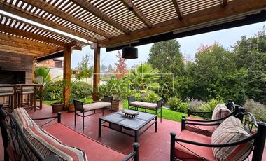 Casa en Arriendo en Quinchamali, Las Condes