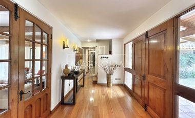 Casa en Arriendo en Quinchamali, Las Condes